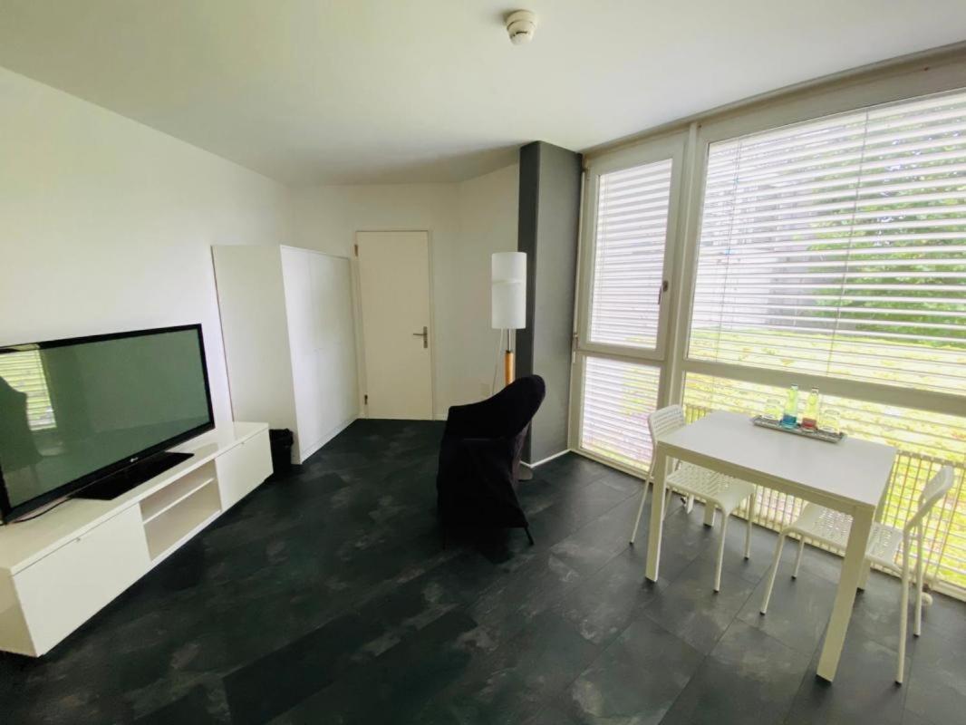 Work & Live Apartments 弗劳恩费尔德 外观 照片